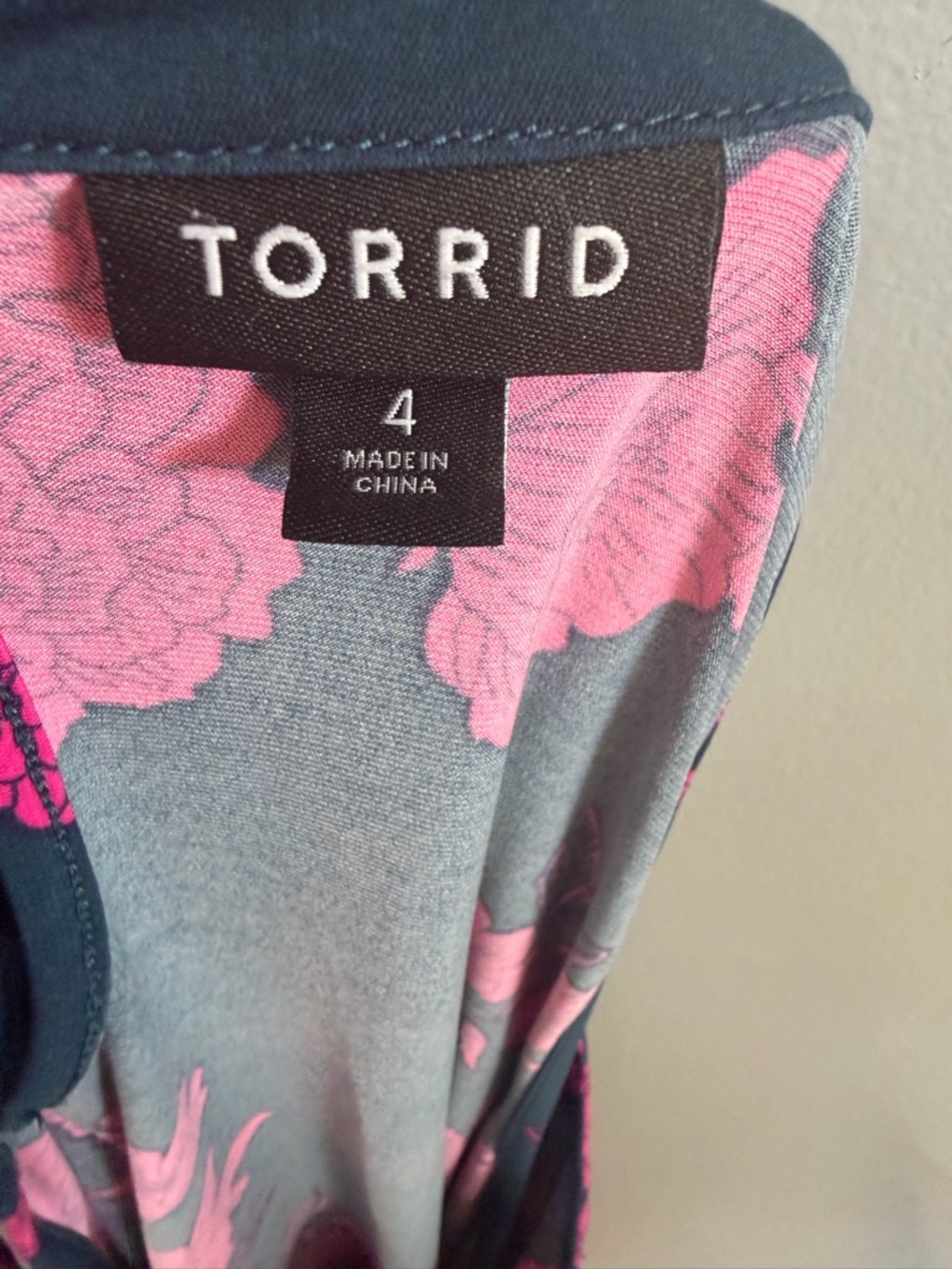 torrid 4 Navy Halter Tank Top with Pink Floral Print 4X - Picture 5 of 8